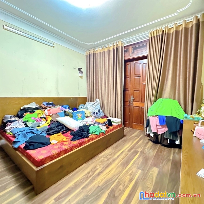 Cho thuê nguyên căn nhà mặt phố kim mã, ba đình 80m2, 5 tầng giá 40 triệu. 0912288365