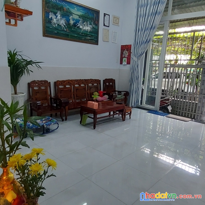Mình chính chủ bán nhà phố mặt sông sài gòn ngay cổng chào bình dương