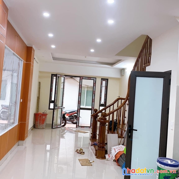 Bán nhà hoàng quốc việt, cầu giấy 50m2 5t giá 6 tỷ. nhà mới, kinh doanh, ở ngay 0912288365