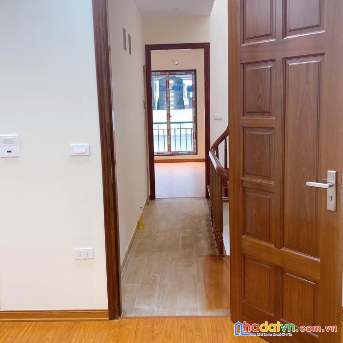 Bán nhà hoàng quốc việt, cầu giấy 50m2 5t giá 6 tỷ. nhà mới, kinh doanh, ở ngay 0912288365