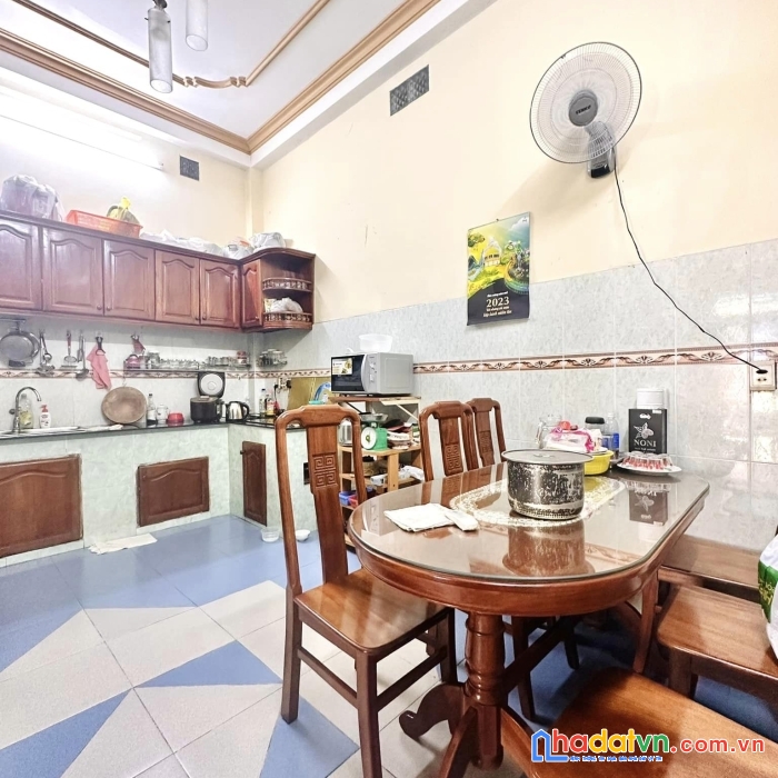 Hàng thơm q10 xuất hiện, hxh, nhà đẹp 3 tầng, cmt8, 4pn, 4wc, ngang 5m*12m, nhỉnh 9 tỷ