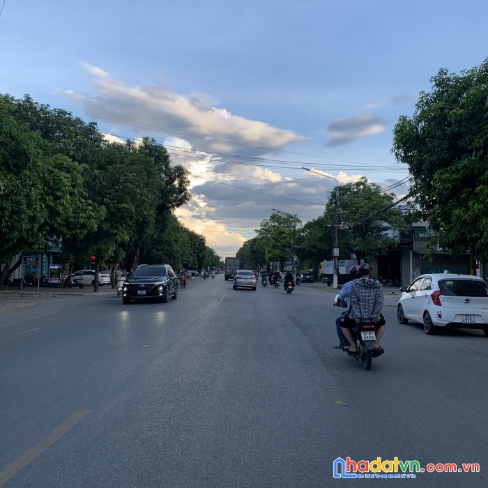 Bán nhà 2 tầng 120m2 mặt đường trường chinh, p. lê lợi, tp vinh