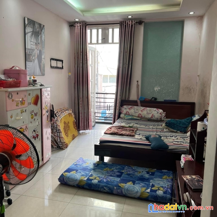 Bán nhà 4 tầng, hẻm xe tải thông cmt8, q10, ngang 5.4m * 27m( 91m2), nhỉnh 10 tỷ, hiếm
