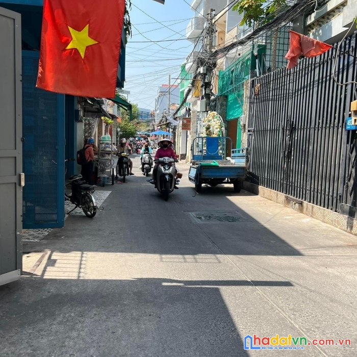 Bán nhà 4 tầng, hẻm xe tải thông cmt8, q10, ngang 5.4m * 27m( 91m2), nhỉnh 10 tỷ, hiếm