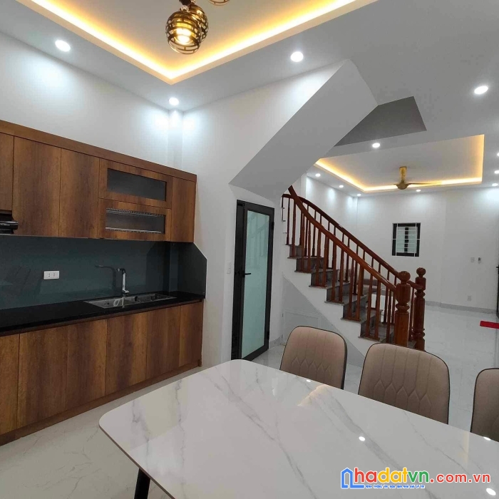 Bán nhà bằng liệt . hoàng mai. 63 m2 5 tầng 3.8 tỷ nhà đẹp bay nhanh hàng xóm khu linh đàm