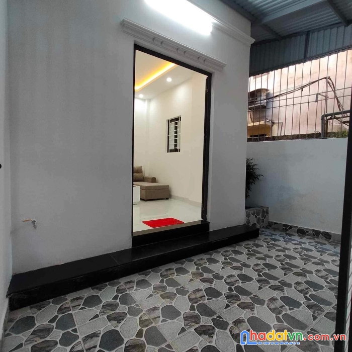 Bán nhà bằng liệt . hoàng mai. 63 m2 5 tầng 3.8 tỷ nhà đẹp bay nhanh hàng xóm khu linh đàm