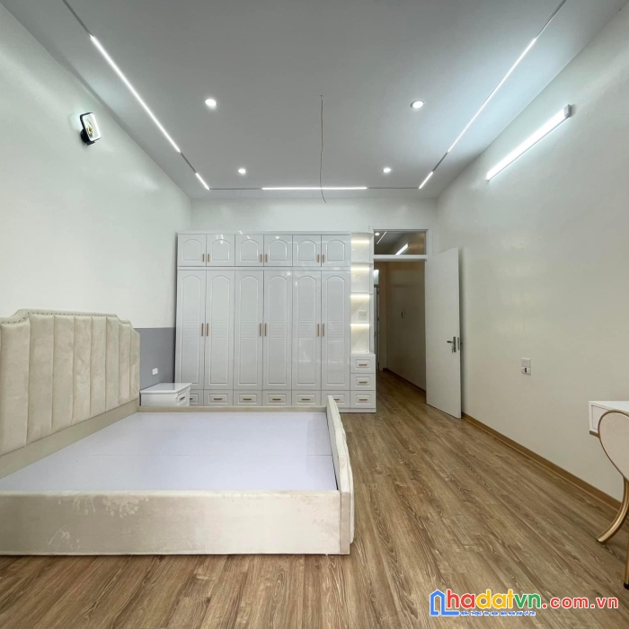 Siêu phẩm mặt phố chùa bộc - đống đa, 52m, 5 tầng, mt 4m. giá: 30.6 tỷ