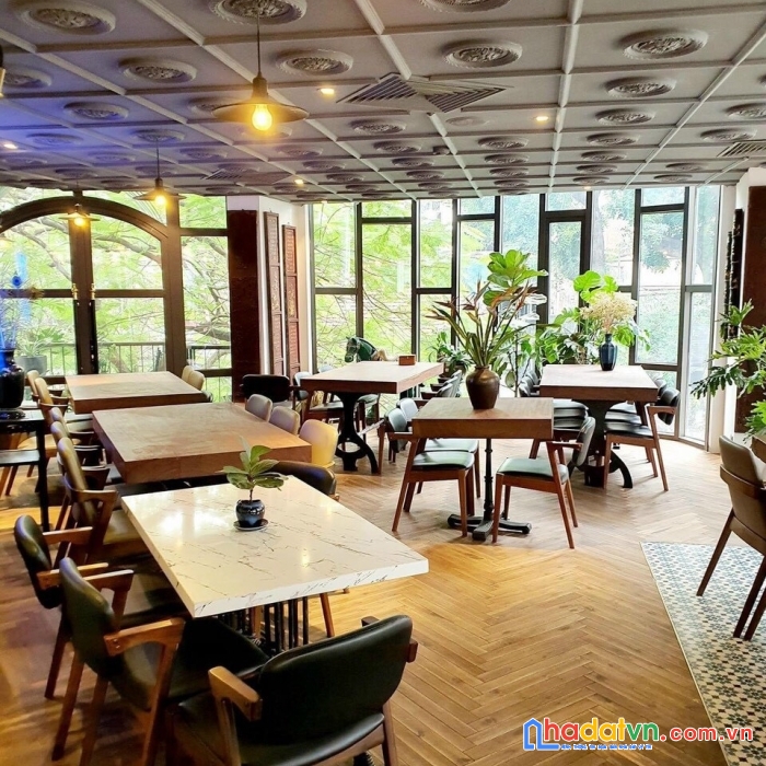 Cho thuê nhà nguyên căn mặt hồ ngọc khánh, ba đình 45m2 5t giá 30 triệu. kinh doanh café, văn