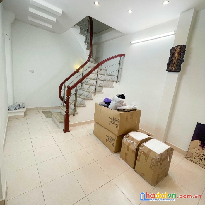 Bán nhà 2 mặt tiền phố khâm thiên