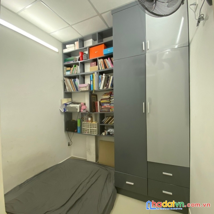 Bán nhà đẹp rẻ  mặt tiền chợ kinh doanh đoàn văn bơ q4 
cách q1 - 100m ngang 3.1 x 13.5m giảm 2,3
