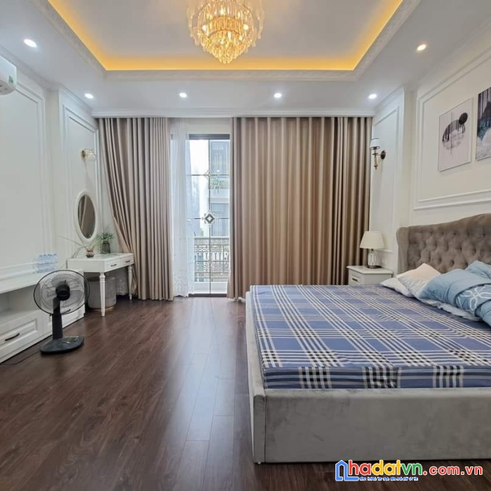 Bán nhà phố giảng võ, đống đa 64m, 5 tầng, mt 5.8m. giá: 25 tỷ