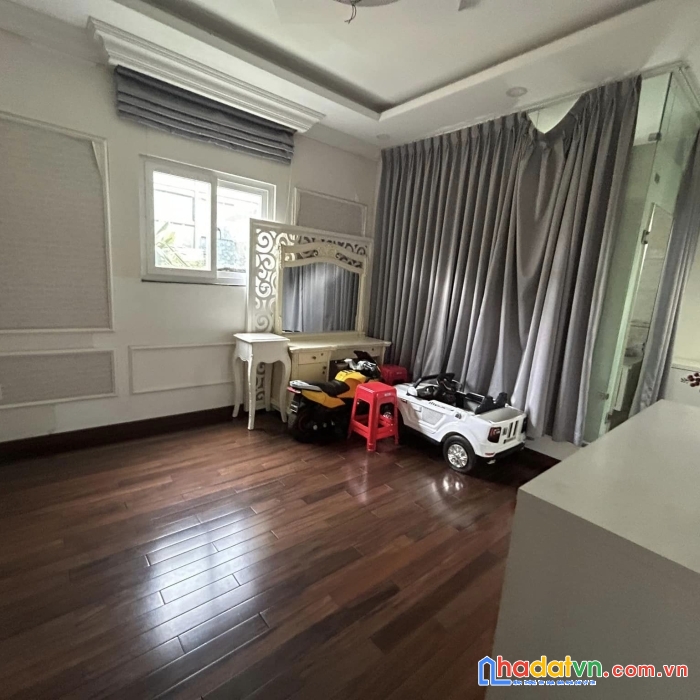 Nhà đẹp lung linh 5 tầng, cmt8, q3, gần clb lan anh, ngang 4m, nở hậu nhẹ, 77m2, 15 tỷ