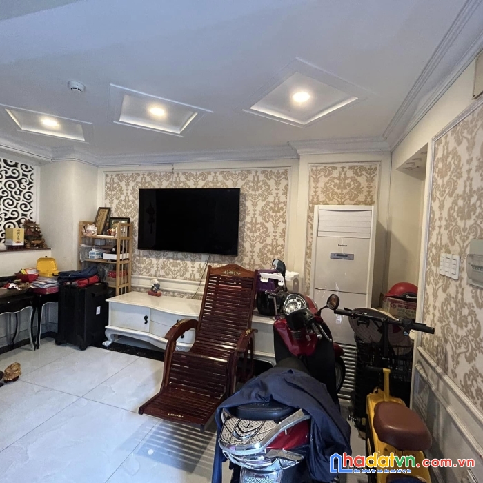 Nhà đẹp lung linh 5 tầng, cmt8, q3, gần clb lan anh, ngang 4m, nở hậu nhẹ, 77m2, 15 tỷ