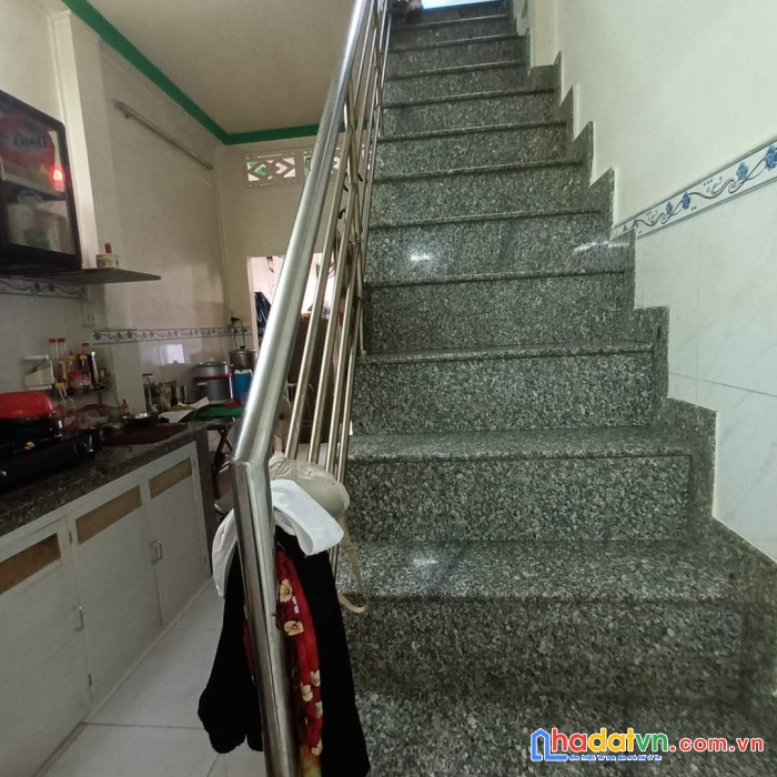 Văn thân - p8 -q6 - 30m2 - hẻm 3 gác - btct - gấp bán - 2 tỷ 750