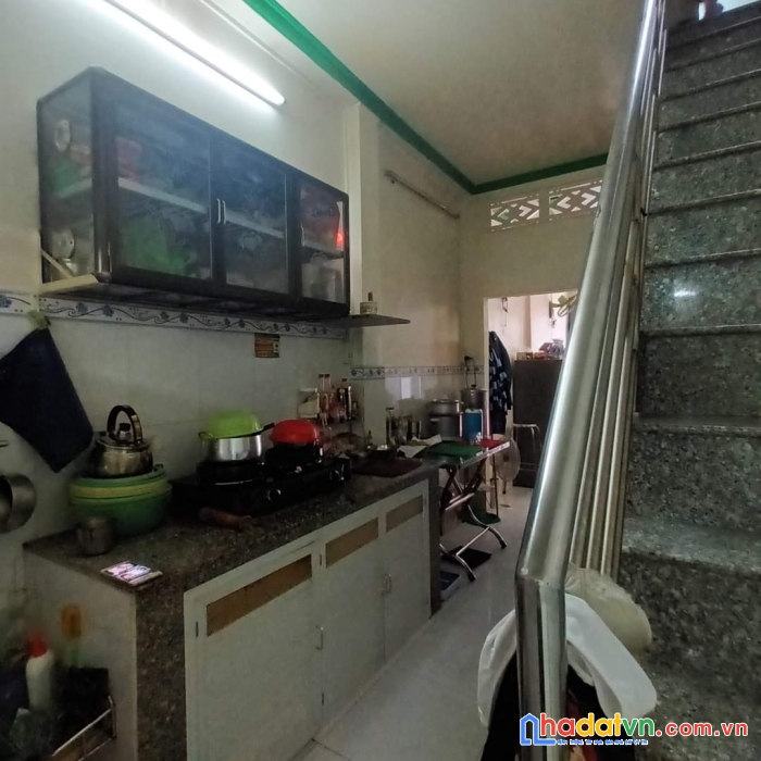 Văn thân - p8 -q6 - 30m2 - hẻm 3 gác - btct - gấp bán - 2 tỷ 750