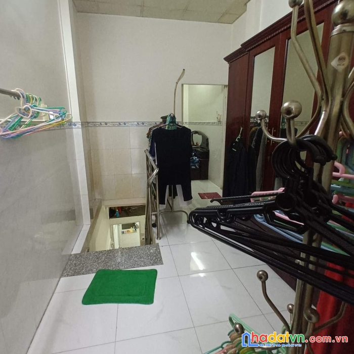 Văn thân - p8 -q6 - 30m2 - hẻm 3 gác - btct - gấp bán - 2 tỷ 750