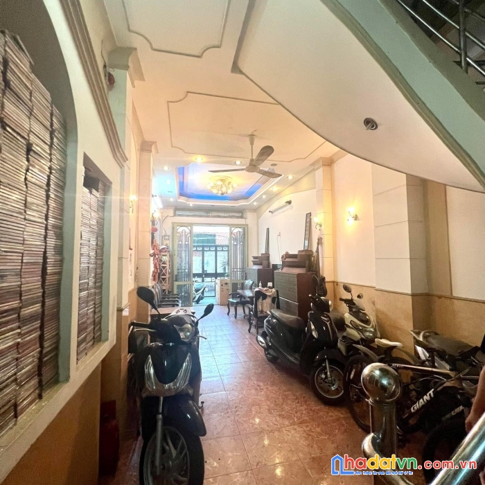Bán nhà hẻm xe tải thông sư vạn hạnh, p12, đang cho bác sĩ thuê 22tr, 5 tầng, 70m2 nhỉnh 17 tỷ