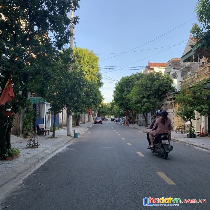 Bán nhà 2,5 tầng 135m2 đường đậu yên, khu tđc trung đô, tp vinh