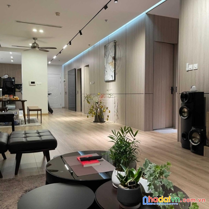 Xem nhà 24/7: cho thuê cc royal city giá rẻ nhất thị trường, cam kết 100% căn hộ có lot gửi ô tô