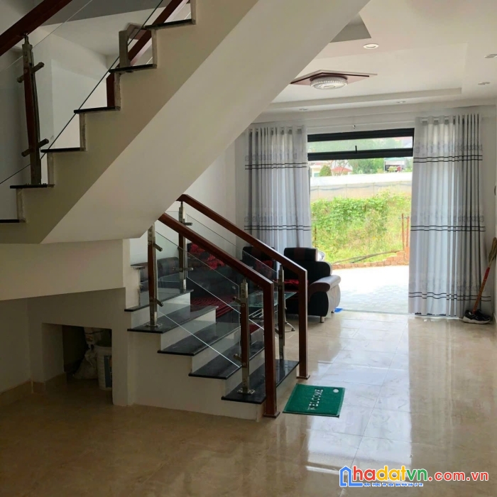 Hạ giá bán gấp 1 căn duy nhất - chỉ 2 tỷ 850tr - nhà hai tầng mới tinh - sân đậu ô tô 7 chỗ -