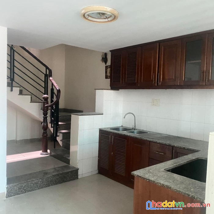 Hẻm 4m thông 1 trục võ văn tần, q3, đang cho thuê 17tr, 4 tầng, 4pn, 5wc, 36m2, 7.7 tỷ