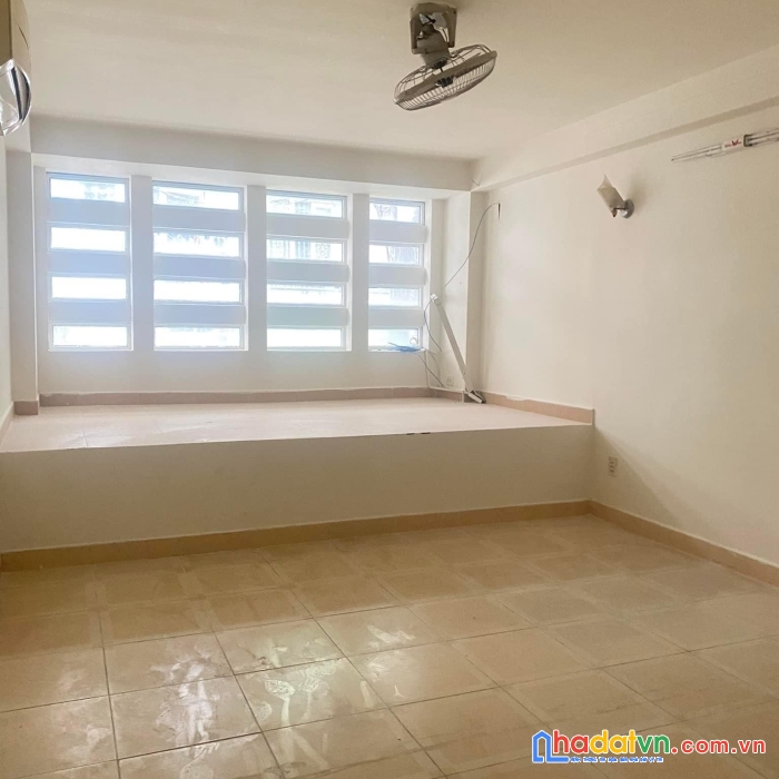 Hẻm 4m thông 1 trục võ văn tần, q3, đang cho thuê 17tr, 4 tầng, 4pn, 5wc, 36m2, 7.7 tỷ