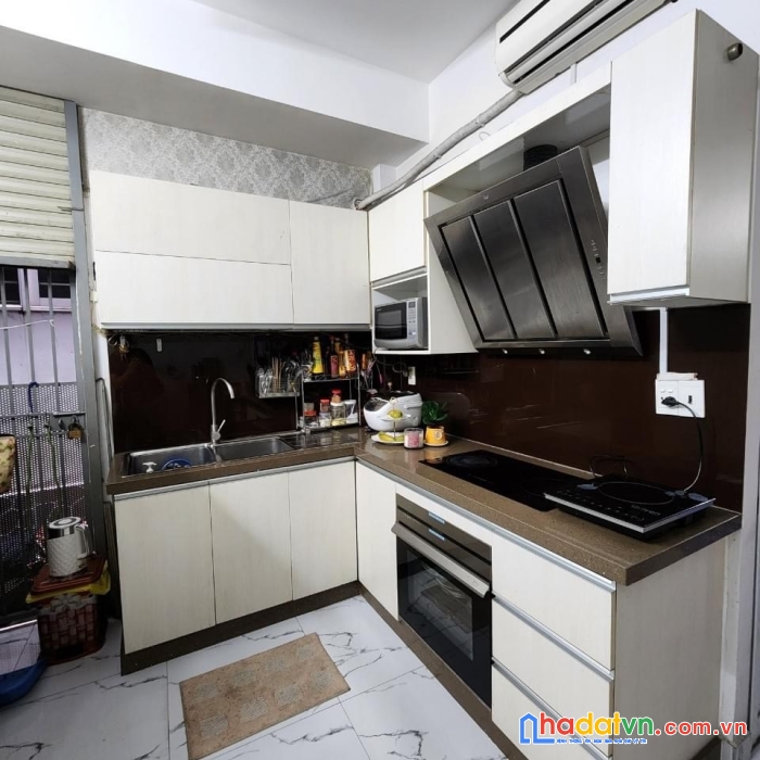 Nhà đẹp 5 tầng, hxh, sổ a4, phan đình phùng, giáp q1, an ninh sạch sẽ, 4pn, 42m2, 8.2 tỷ