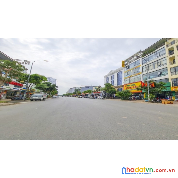 Trung tâm trâu quỳ bán nhà 6 tầng mặt phố thành trung 61m2 thang máy xịn.0982852808