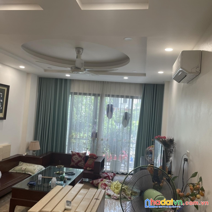 Trung tâm trâu quỳ bán nhà 6 tầng mặt phố thành trung 61m2 thang máy xịn.0982852808