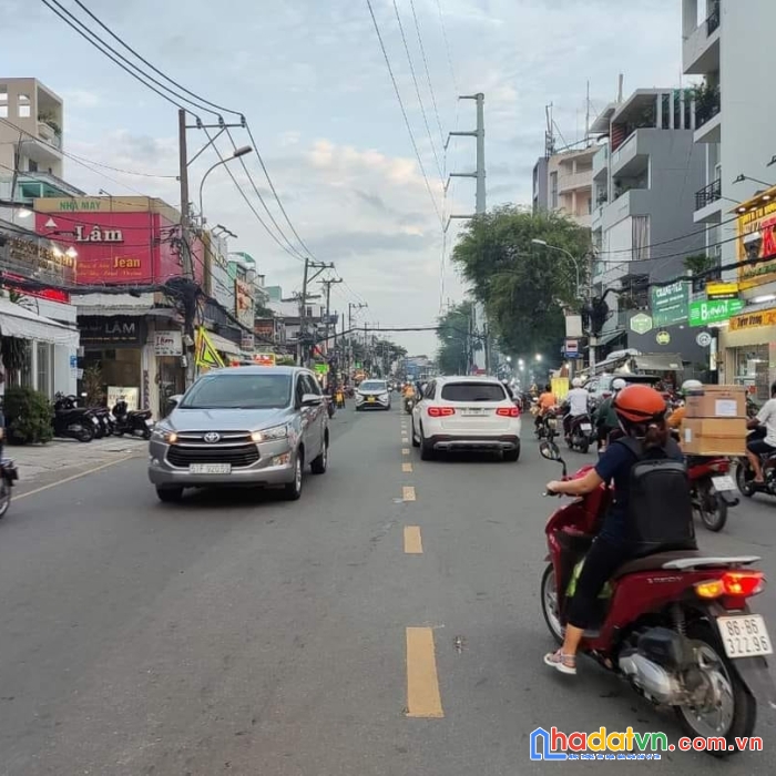 Bán nhà mặt tiền minh phụng quận 11, ngang 13.3 x 17.2, 187m2, 24.5 tỷ.