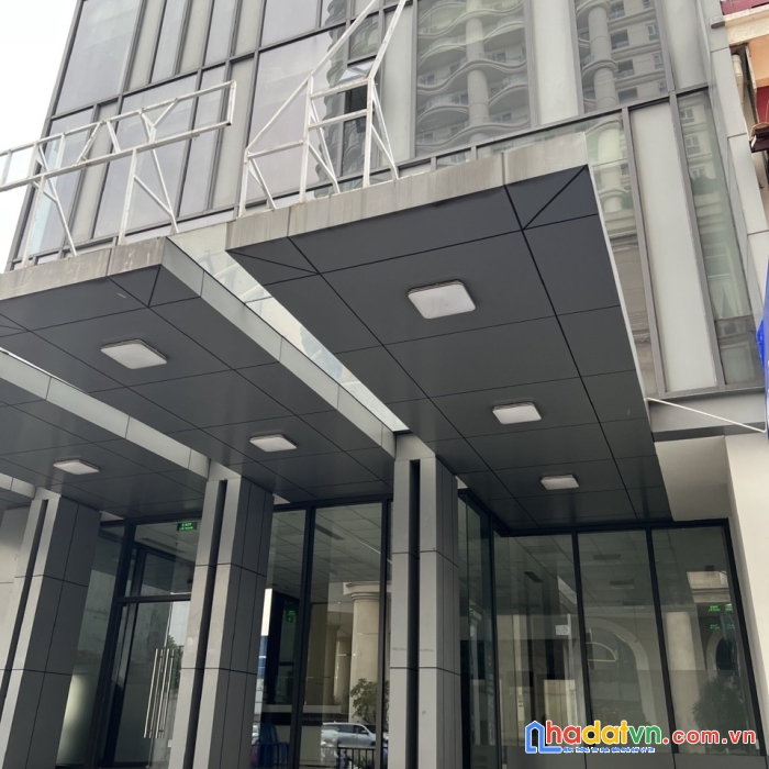 Cho thuê toà nhà 329m2 mt lý chính thắng, p.8, quận 3 với 700tr/tháng