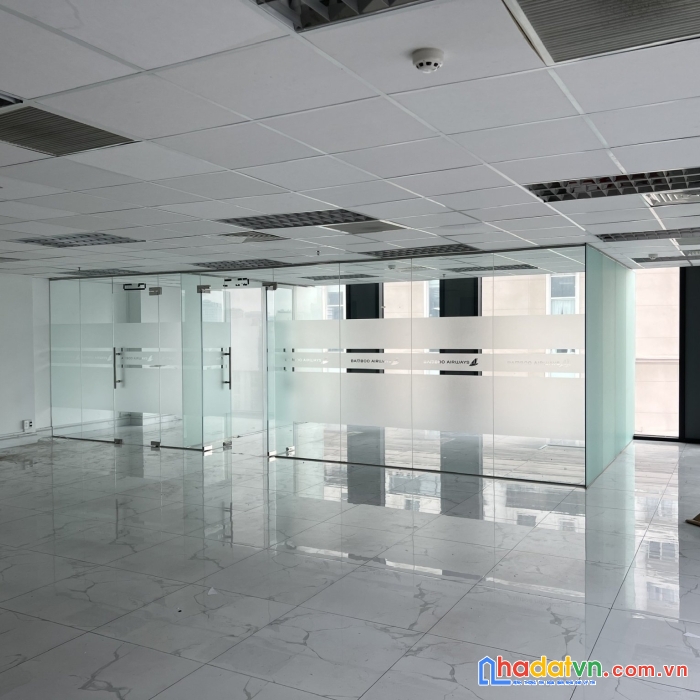 Cho thuê toà nhà 329m2 mt lý chính thắng, p.8, quận 3 với 700tr/tháng