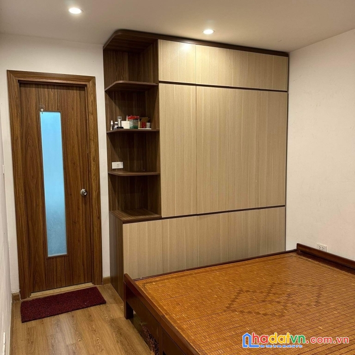 Bán gấp căn hộ cc 110 cầu giấy căn dt 77m2, view hồ tây, 2pn, giá 4.2 ty lh 0394392185
