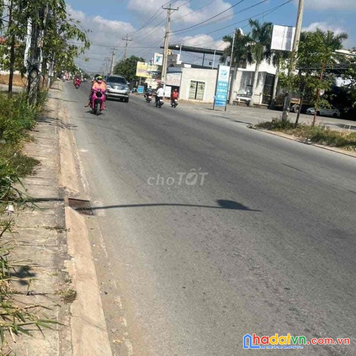 Đất thị trấn tân phú cần bán 10x50 có 200m thổ cư