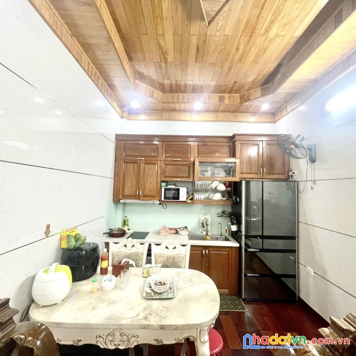 Siêu phẩm nhà vip phố kim đồng hoàng mai 130 m2 giá 26 tỷ mặt tiền 20 m – 7 tầng sổ hồng đầy đủ. 
