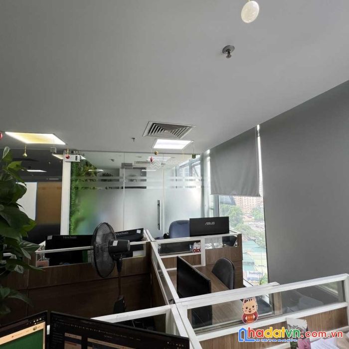 Chính chủ cần bán văn phòng 102m2 toà nhà ecolife 58 tố hữu đang cho thuê 300tr/năm