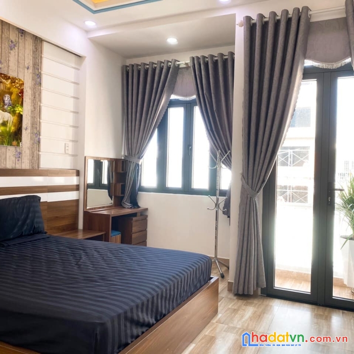 Nhà hẻm 4m gần mt nguyễn duy dương, q10, vừa ở vừa kd, 3 tầng, nở hậu, 10pn, 65m2, 7.9 tỷ