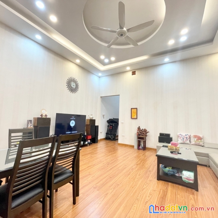 Cho thuê nhà riêng tại mặt ngõ 390 nguyễn văn cừ, long biên, hà nội