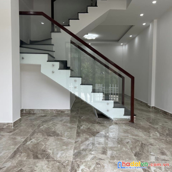 ( gấp gấp ) chỉ 4.7 tỷ sở hữu căn nhà đẹp mới xây đường an sơn, đà lạt