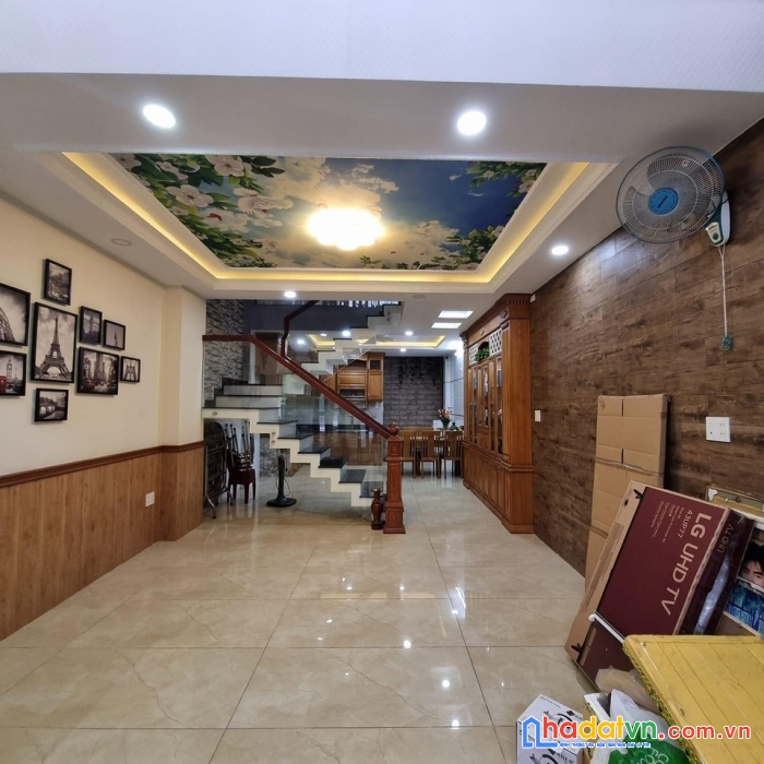 Siêu hot q10, xe hơi vô nhà cmt8, q10, vừa ở vừa làm vp, cty, 5 tầng, 4pn, đủ 60m2, 13 tỷ