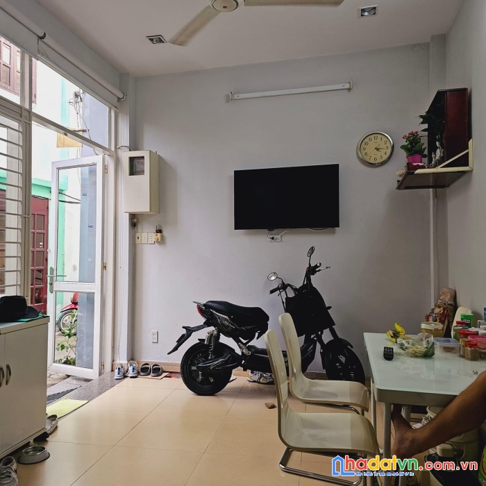 Bán nhà đẹp 4 tầng, lê văn sỹ, q3, hẻm ba gác thông, 3pn, trước nhà 3m, 27m2, nhỉnh 4 tỷ
