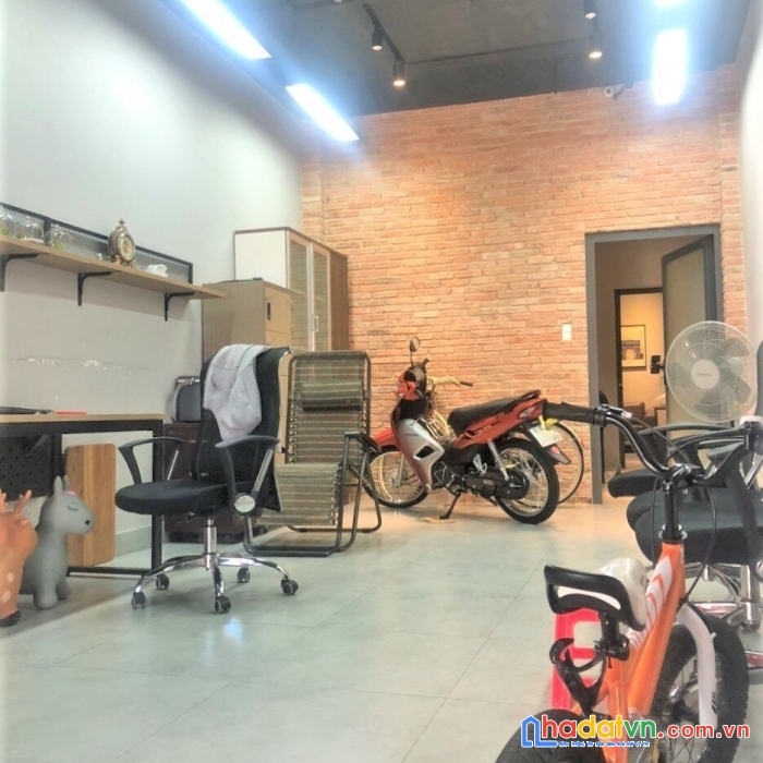 Chính chủ gửi bán gấp nhà mặt tiền kinh doanh trung tâm quận 11