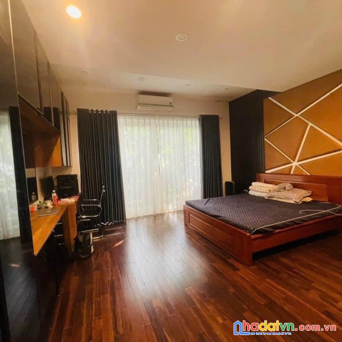 Bán nhà khu vip, hxh, thành thái, q10, ngang 4.65m*13m, 4 tầng, 4pn, sổ a4, nhỉnh 10 tỷ