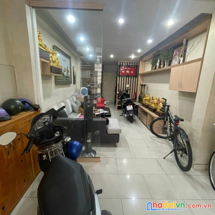 Bán nhà hxh 5m thành thái, q10, vừa ở vừa kd, 5 tầng mới, tặng nt, 3pn, 40m2, nhỉnh 10 tỷ
