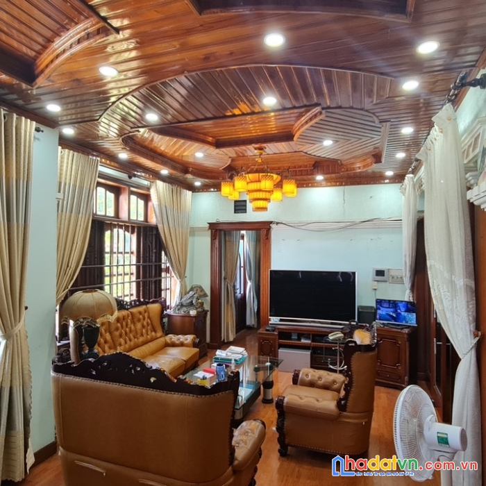 Sở hữu biệt thự 458m2, mặt hướng biển giữ trung tâm tp vũng tàu, 2 mt trước sau trần phú, p5.