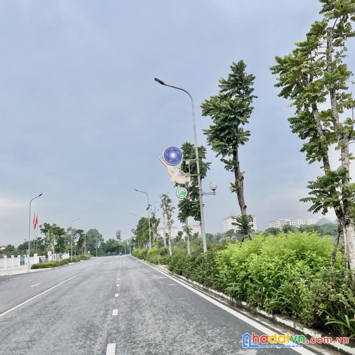 Bán nhà trung tâm trâu quỳ -70m2 4 tầng mtien 4.8m, tái định cư đường 17m.0982852808