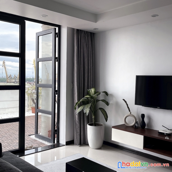 Chính chủ cho thuê căn 2 ngủ  - penthouse.