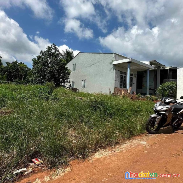 **chú làm ăn thua lỗ cần bán miếng đất 250m2 giá 190 triệu**