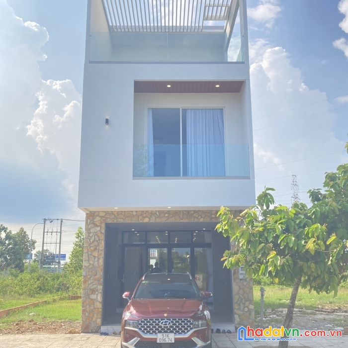 Bán nhà phố 1 trệt 2 lầu tiêu chuẩn nhật bản, cách quốc lộ 51 50 m, kdc an thuận, long thành, đồng