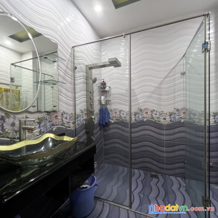 135m2, 3 tầng, 11 phòng, thu nhập 70 triệu ngay cộng hòa và hoàng hoa thám, q.t bình chỉ 17 tỷ 0908233029.